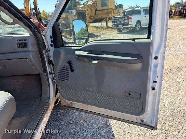 image for item FN5898 2001 Ford F250 Super Duty pickup truck