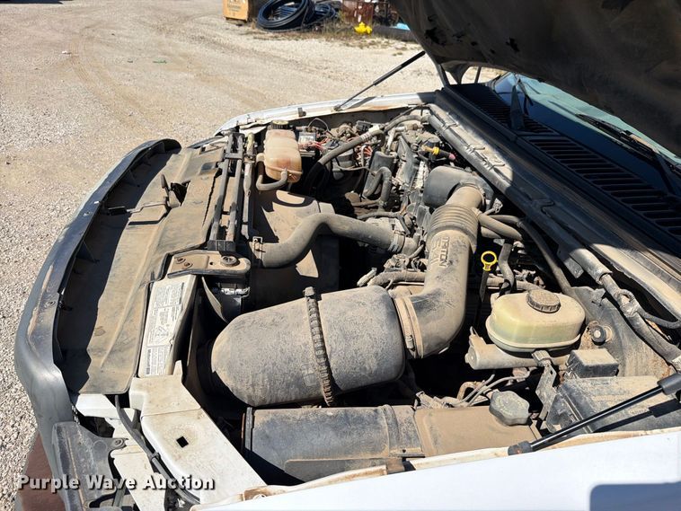 image for item FN5898 2001 Ford F250 Super Duty pickup truck