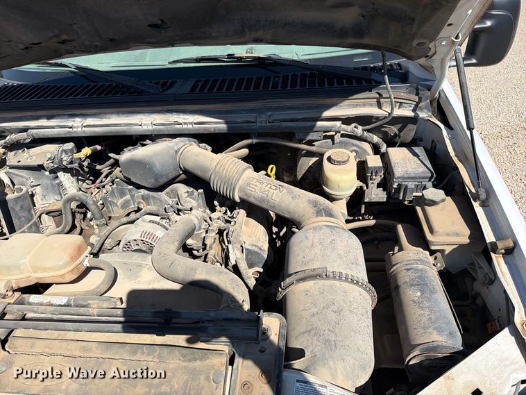 image for item FN5898 2001 Ford F250 Super Duty pickup truck