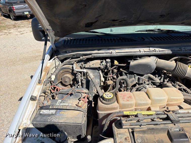 image for item FN5898 2001 Ford F250 Super Duty pickup truck