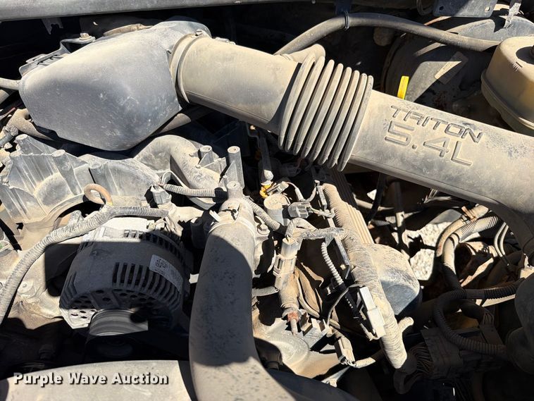 image for item FN5898 2001 Ford F250 Super Duty pickup truck