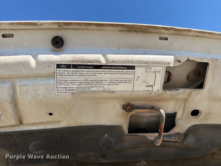 image for item FN5898 2001 Ford F250 Super Duty pickup truck