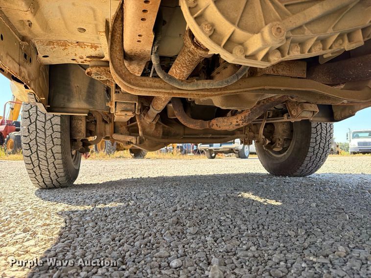 image for item FN5898 2001 Ford F250 Super Duty pickup truck
