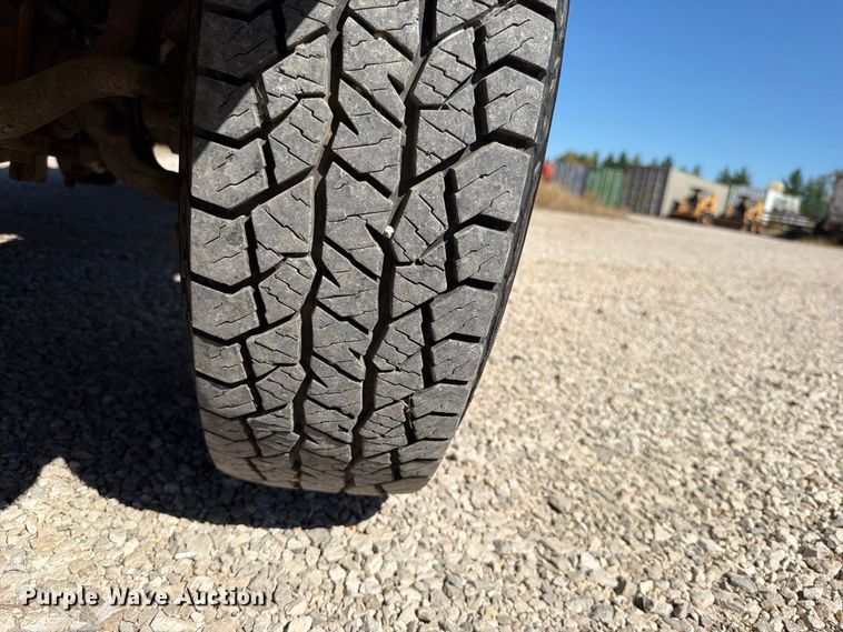 image for item FN5898 2001 Ford F250 Super Duty pickup truck