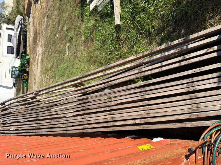 image for item FN5942 Approx. 40 trusses 2' x 6'