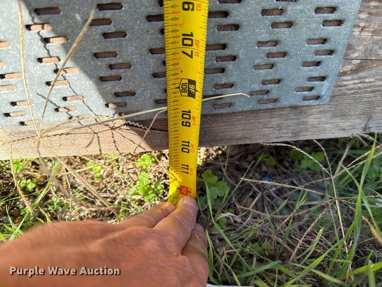 image for item FN5942 Approx. 40 trusses 2' x 6'