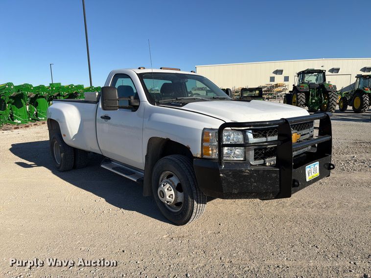 image for item FP3158 2013 Chevrolet Silverado 3500HD pickup truck