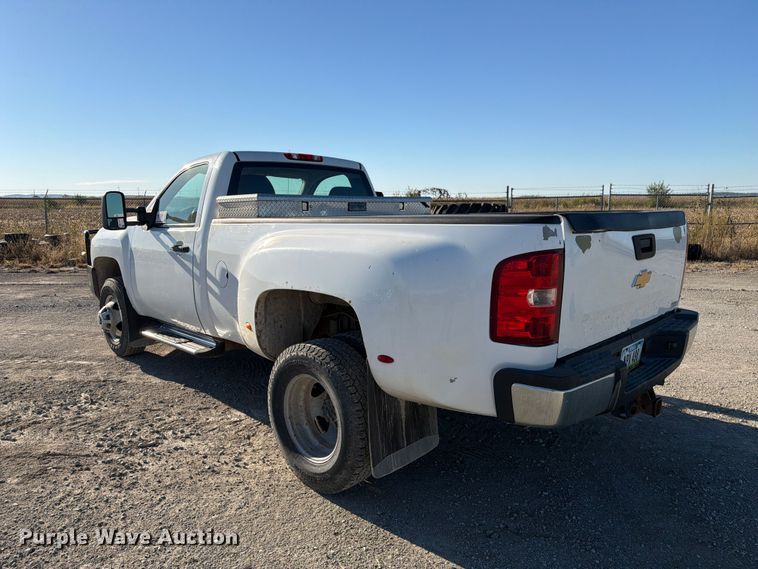 image for item FP3158 2013 Chevrolet Silverado 3500HD pickup truck