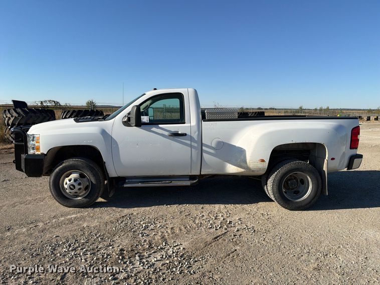 image for item FP3158 2013 Chevrolet Silverado 3500HD pickup truck