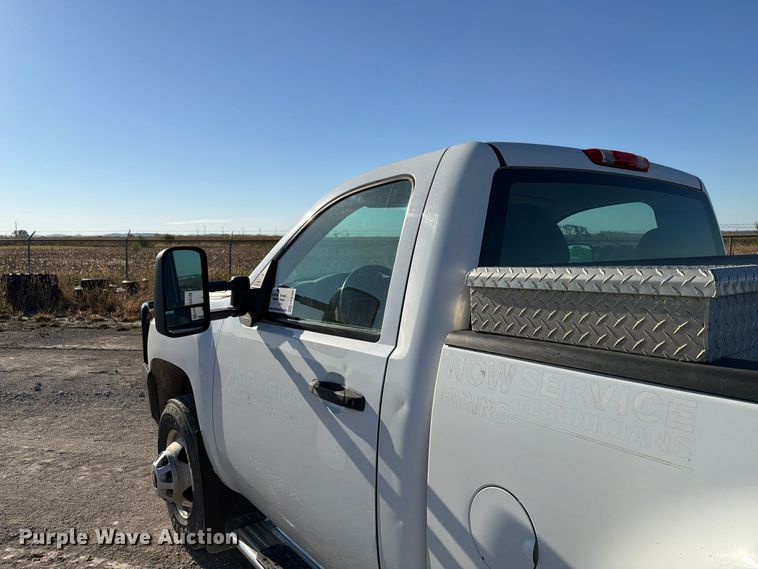 image for item FP3158 2013 Chevrolet Silverado 3500HD pickup truck