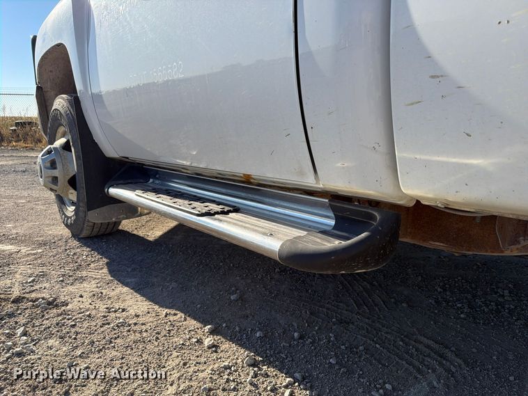 image for item FP3158 2013 Chevrolet Silverado 3500HD pickup truck