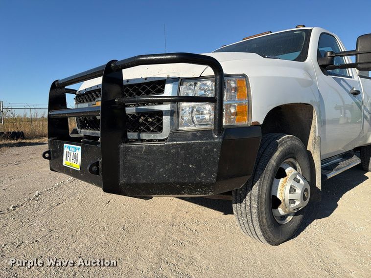 image for item FP3158 2013 Chevrolet Silverado 3500HD pickup truck