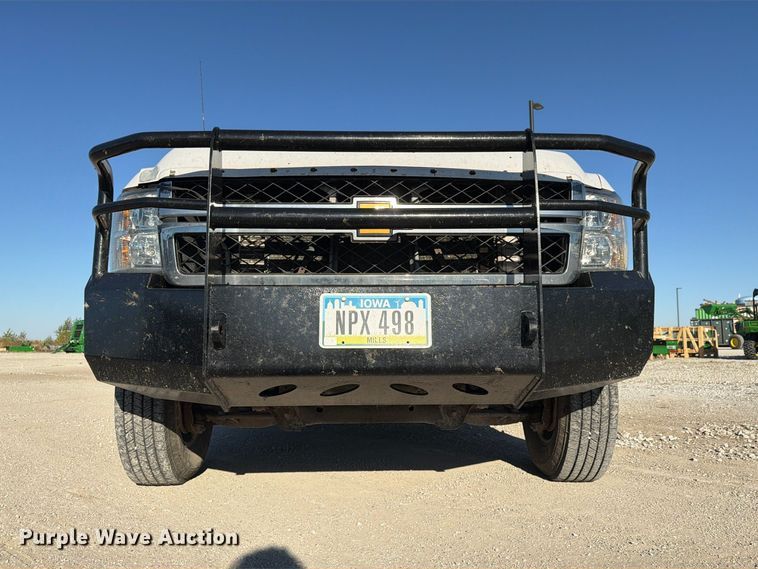 image for item FP3158 2013 Chevrolet Silverado 3500HD pickup truck