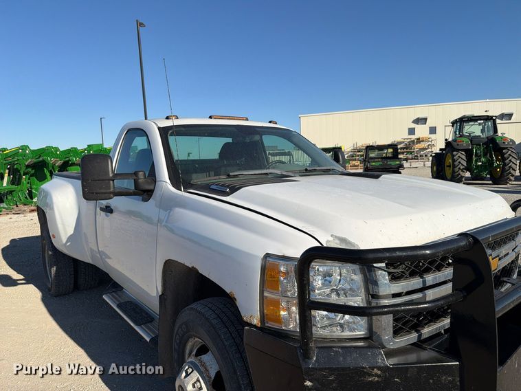 image for item FP3158 2013 Chevrolet Silverado 3500HD pickup truck