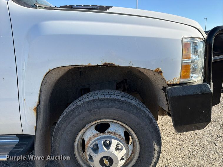 image for item FP3158 2013 Chevrolet Silverado 3500HD pickup truck