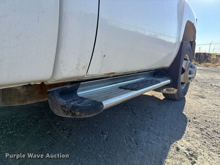 image for item FP3158 2013 Chevrolet Silverado 3500HD pickup truck