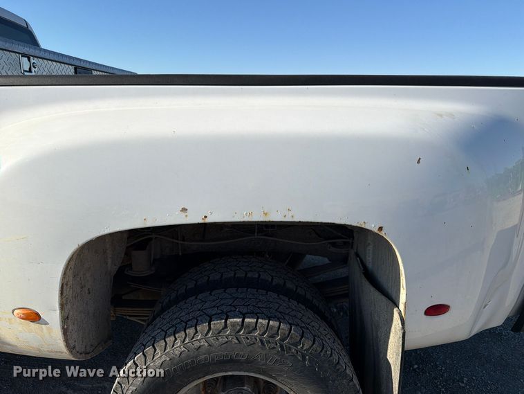 image for item FP3158 2013 Chevrolet Silverado 3500HD pickup truck