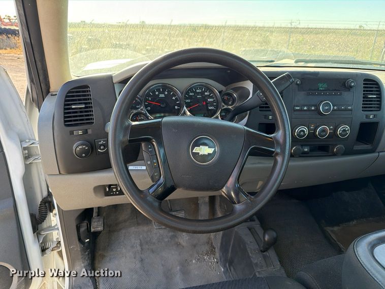 image for item FP3158 2013 Chevrolet Silverado 3500HD pickup truck