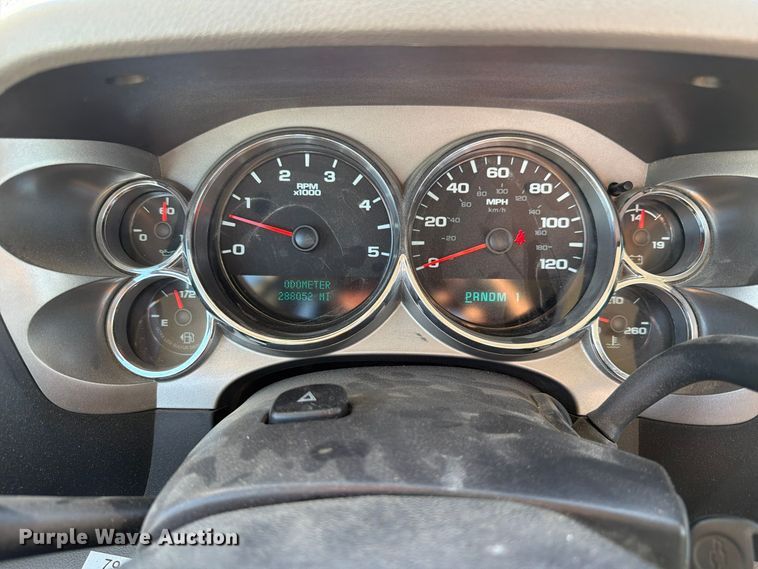image for item FP3158 2013 Chevrolet Silverado 3500HD pickup truck