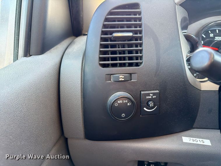 image for item FP3158 2013 Chevrolet Silverado 3500HD pickup truck
