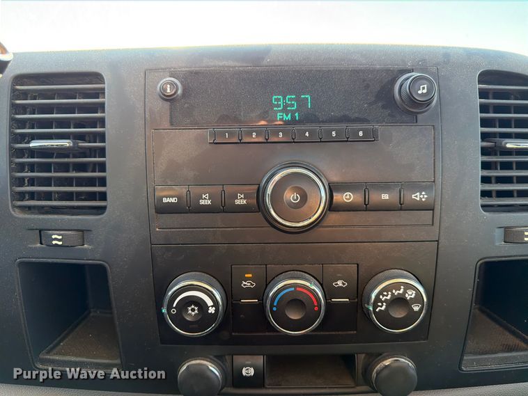 image for item FP3158 2013 Chevrolet Silverado 3500HD pickup truck