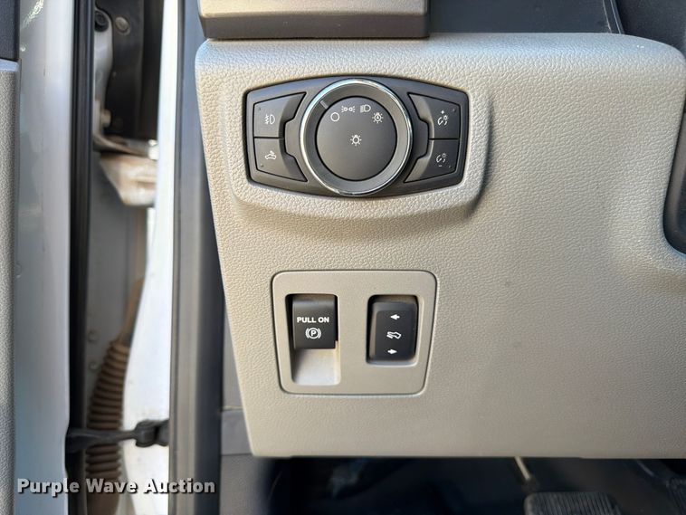 image for item FP3160 2015 Ford F150 Crew Cab pickup truck