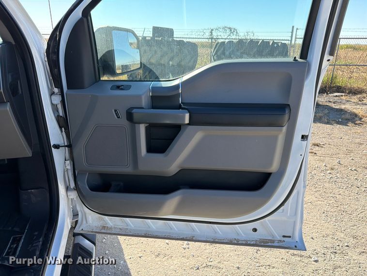 image for item FP3160 2015 Ford F150 Crew Cab pickup truck