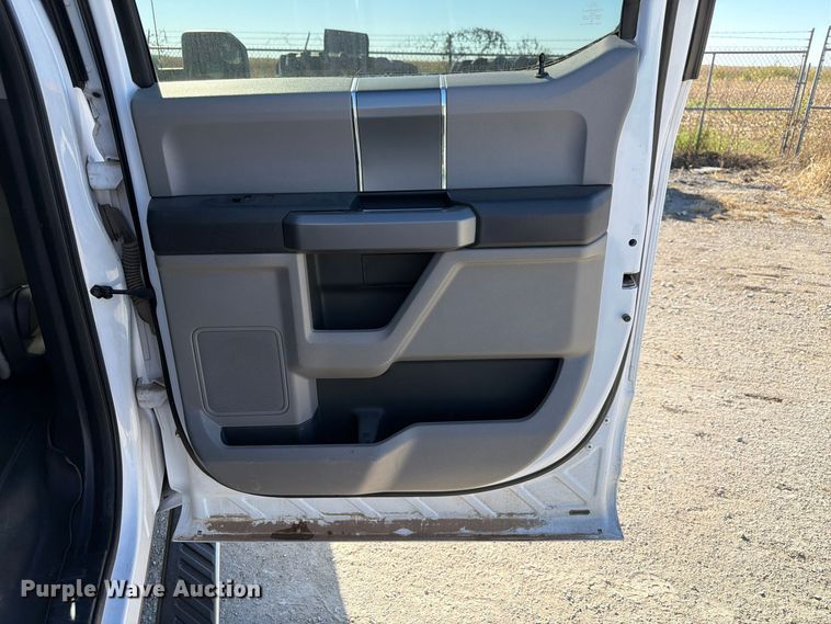 image for item FP3160 2015 Ford F150 Crew Cab pickup truck
