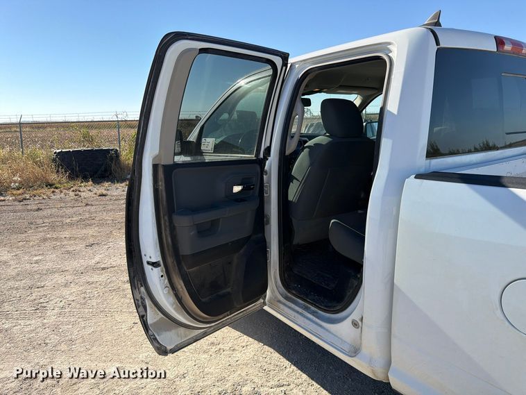 image for item FP3161 2019 RAM 1500 Classic Crew Cab pickup truck