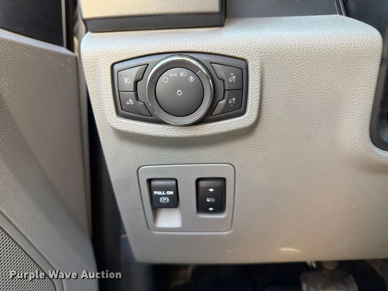 image for item FP3163 2018 Ford F150 Crew Cab pickup truck