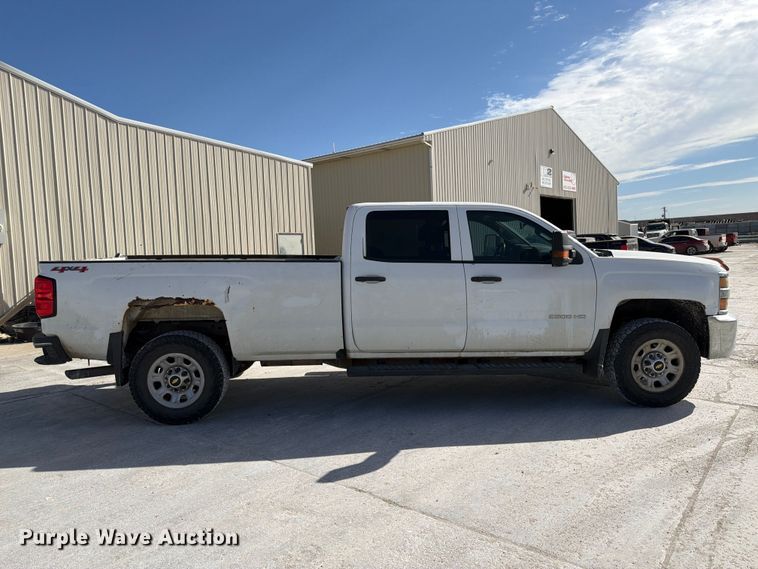 image for item FP3164 2015 Chevrolet Silverado 3500HD Crew Cab pickup truck
