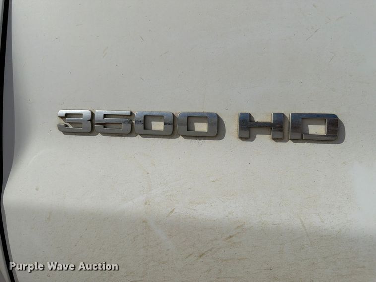 image for item FP3164 2015 Chevrolet Silverado 3500HD Crew Cab pickup truck