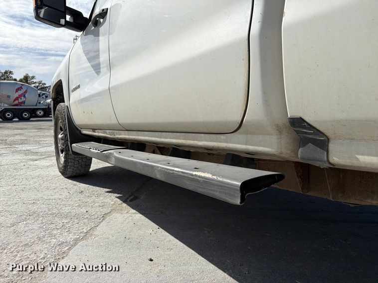 image for item FP3164 2015 Chevrolet Silverado 3500HD Crew Cab pickup truck
