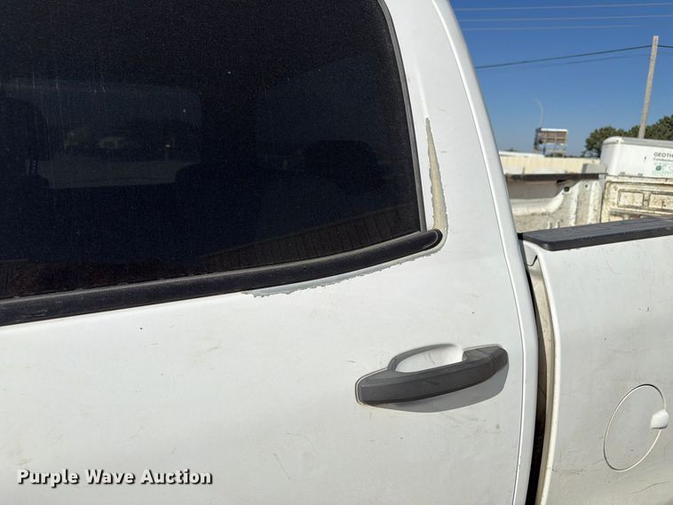 image for item FP3164 2015 Chevrolet Silverado 3500HD Crew Cab pickup truck
