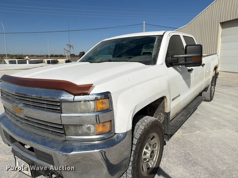 image for item FP3164 2015 Chevrolet Silverado 3500HD Crew Cab pickup truck