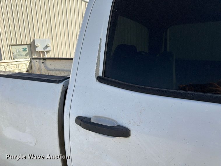 image for item FP3164 2015 Chevrolet Silverado 3500HD Crew Cab pickup truck