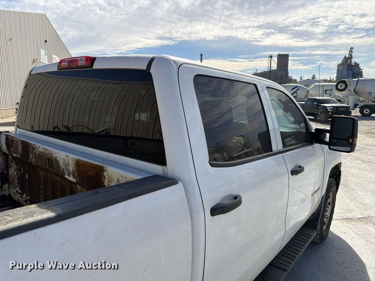 image for item FP3164 2015 Chevrolet Silverado 3500HD Crew Cab pickup truck