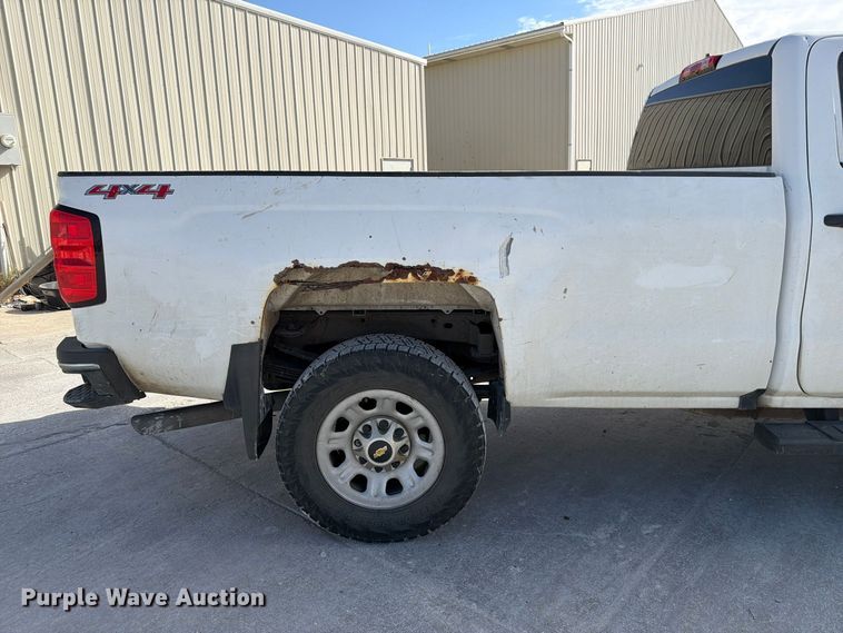image for item FP3164 2015 Chevrolet Silverado 3500HD Crew Cab pickup truck