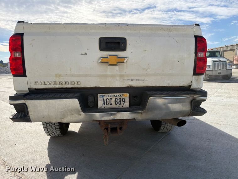 image for item FP3164 2015 Chevrolet Silverado 3500HD Crew Cab pickup truck