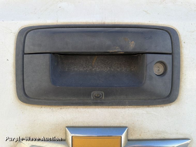 image for item FP3164 2015 Chevrolet Silverado 3500HD Crew Cab pickup truck