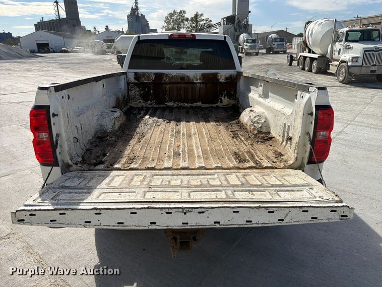 image for item FP3164 2015 Chevrolet Silverado 3500HD Crew Cab pickup truck
