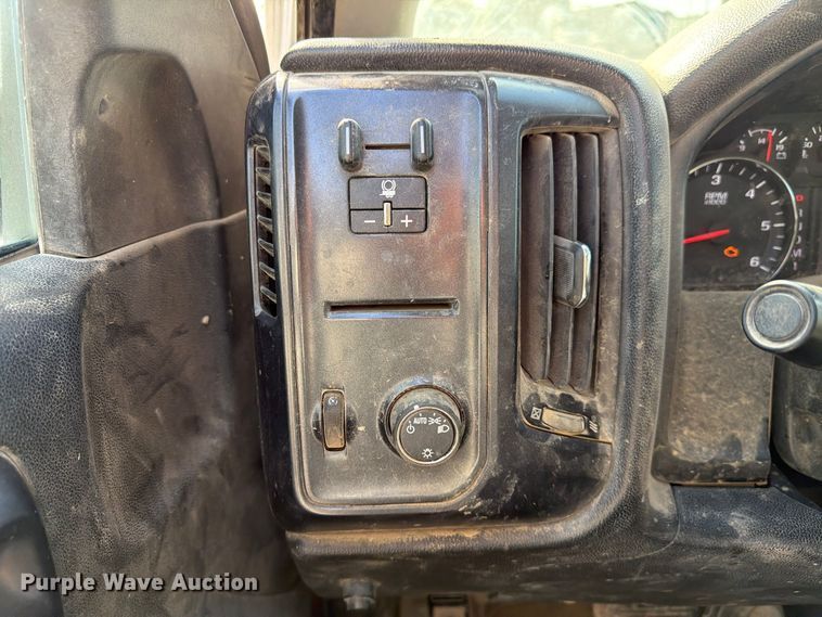 image for item FP3164 2015 Chevrolet Silverado 3500HD Crew Cab pickup truck