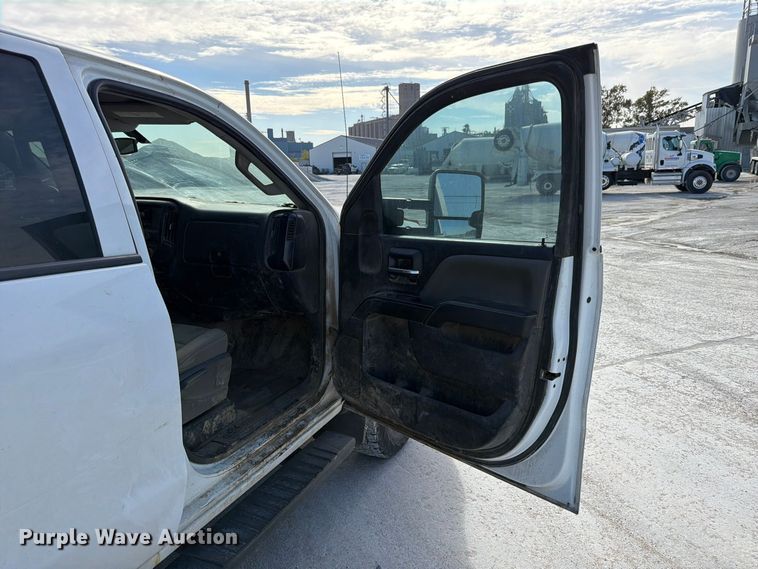 image for item FP3164 2015 Chevrolet Silverado 3500HD Crew Cab pickup truck
