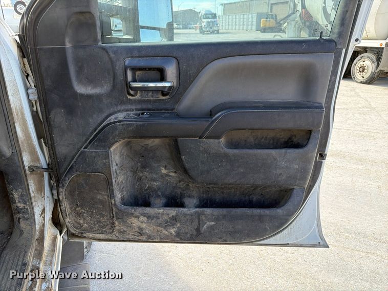 image for item FP3164 2015 Chevrolet Silverado 3500HD Crew Cab pickup truck