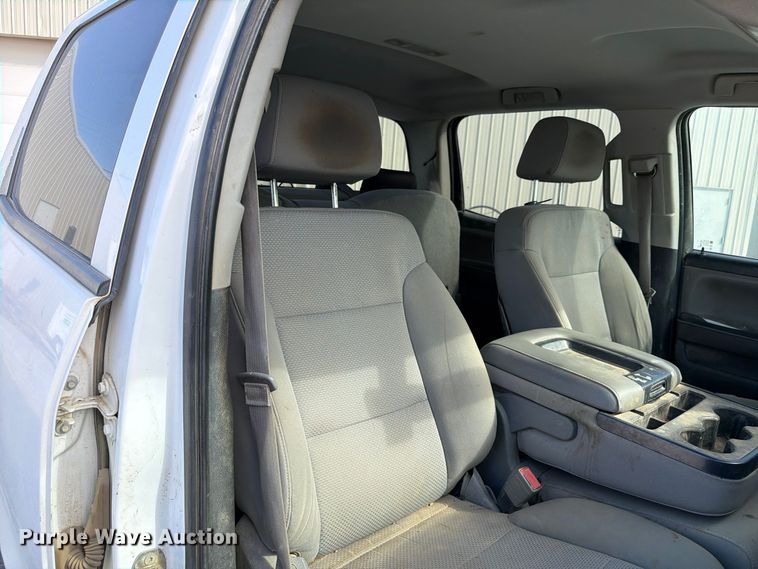 image for item FP3164 2015 Chevrolet Silverado 3500HD Crew Cab pickup truck