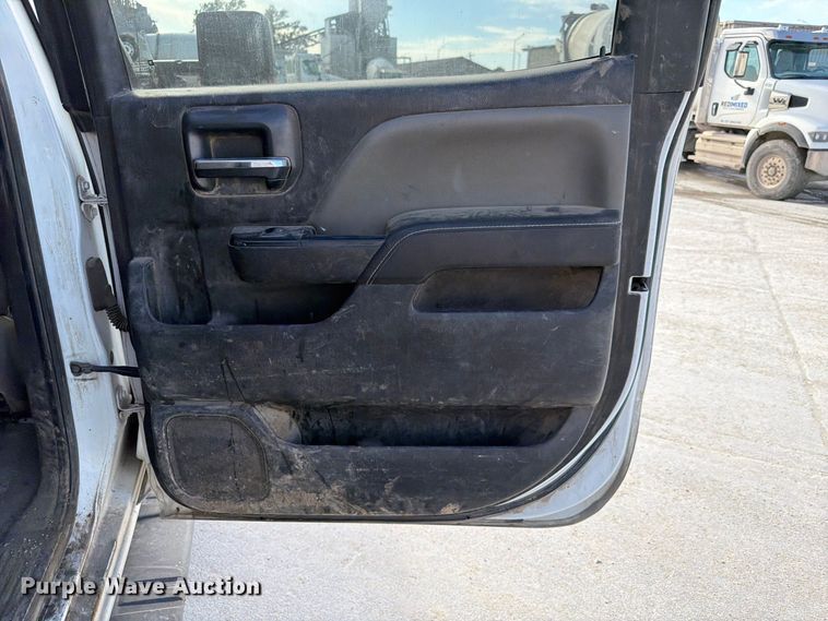 image for item FP3164 2015 Chevrolet Silverado 3500HD Crew Cab pickup truck