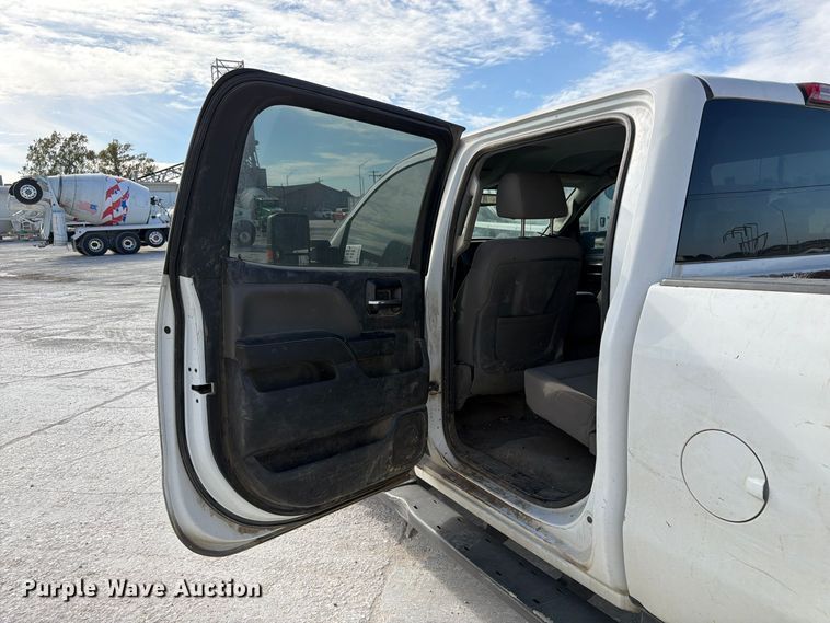 image for item FP3164 2015 Chevrolet Silverado 3500HD Crew Cab pickup truck