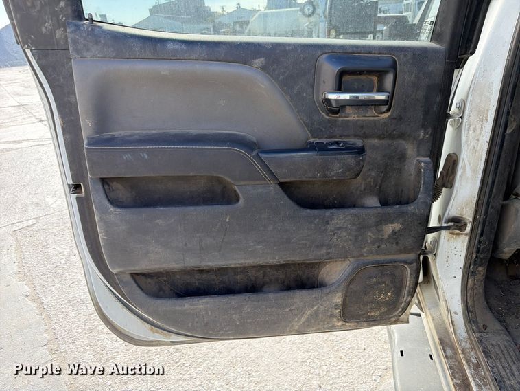 image for item FP3164 2015 Chevrolet Silverado 3500HD Crew Cab pickup truck
