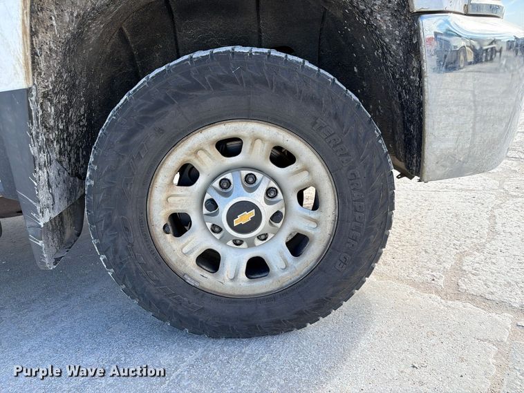 image for item FP3164 2015 Chevrolet Silverado 3500HD Crew Cab pickup truck