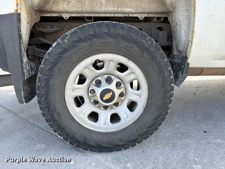 image for item FP3164 2015 Chevrolet Silverado 3500HD Crew Cab pickup truck